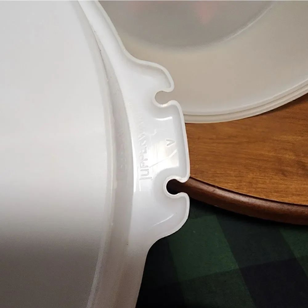 Tupperware Covered cake carrier - Picture 5 of 9